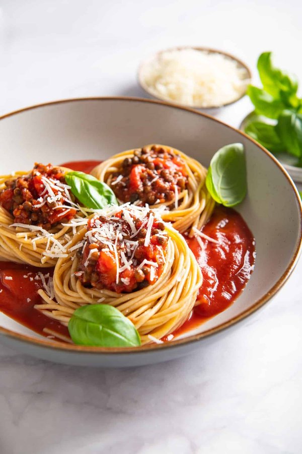 What are the Best Vegan and Cruelty-Free Hairsprays for a Lasting Professional Hairstyle?